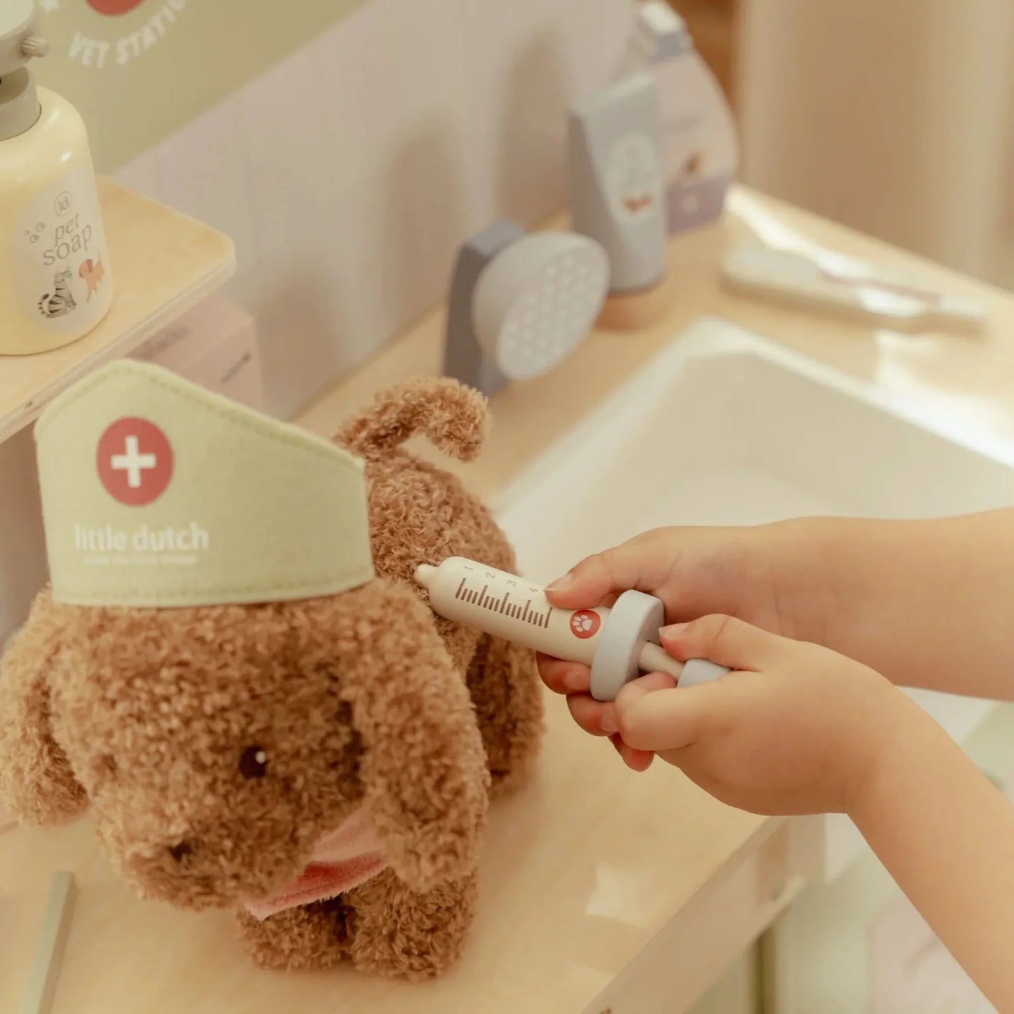 Little Dutch - Peluche cane Jackey con trasportino