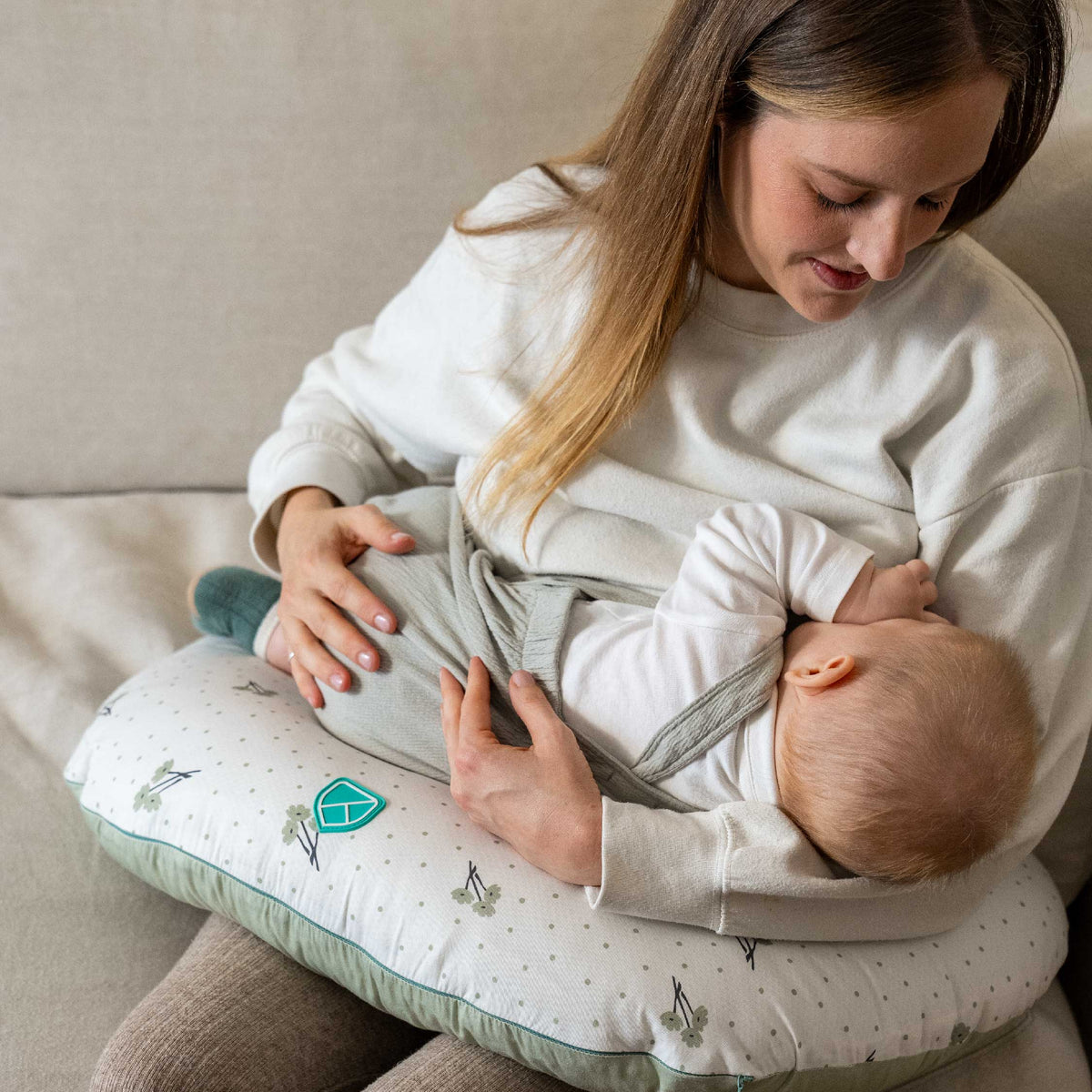Koala Hug Baby - Cuscino allattamento blossom green