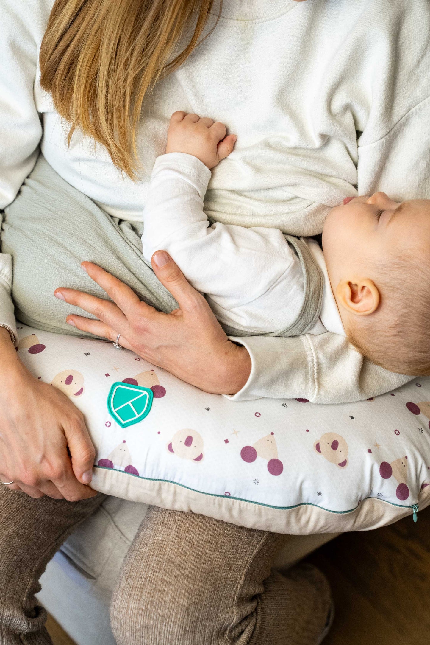 Koala Hug Baby - Cuscino allattamento fantasia topo/koala beige