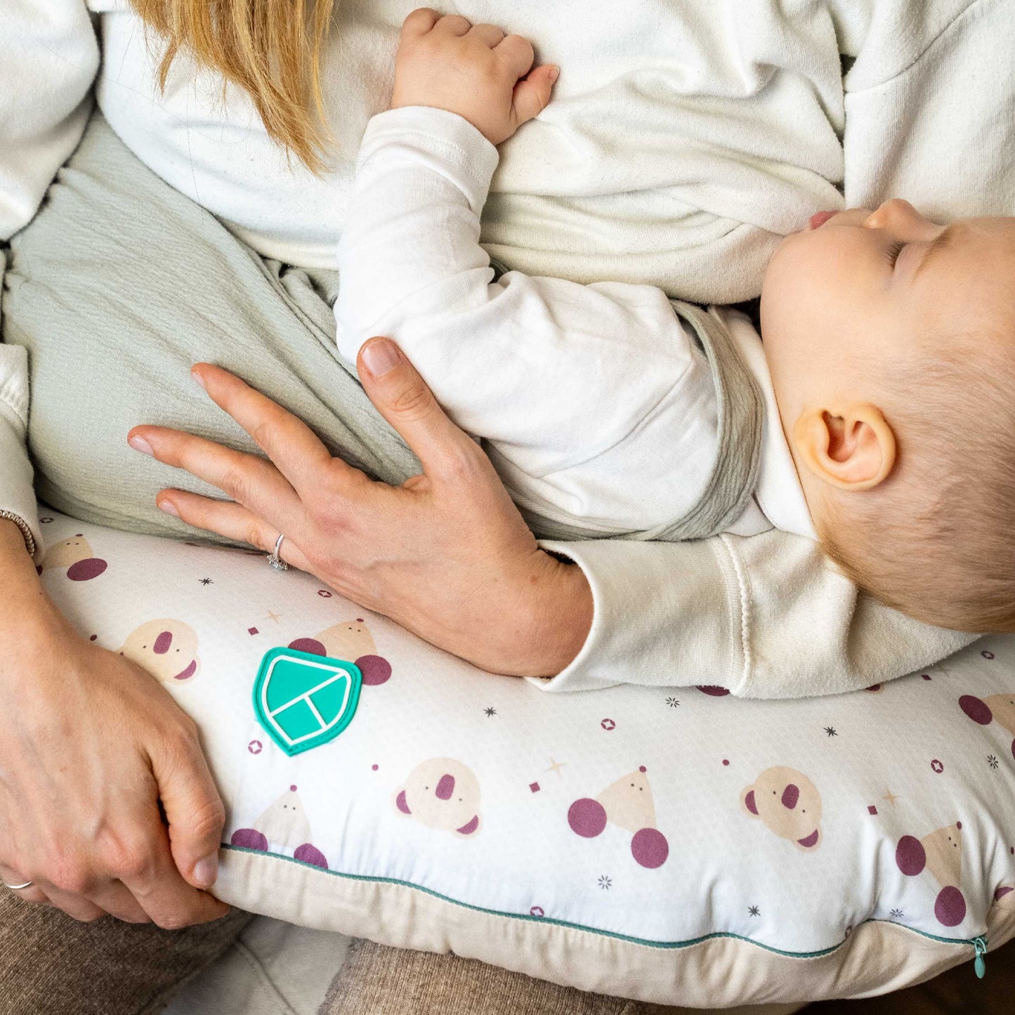 Koala Hug Baby - Cuscino allattamento fantasia topo/koala beige