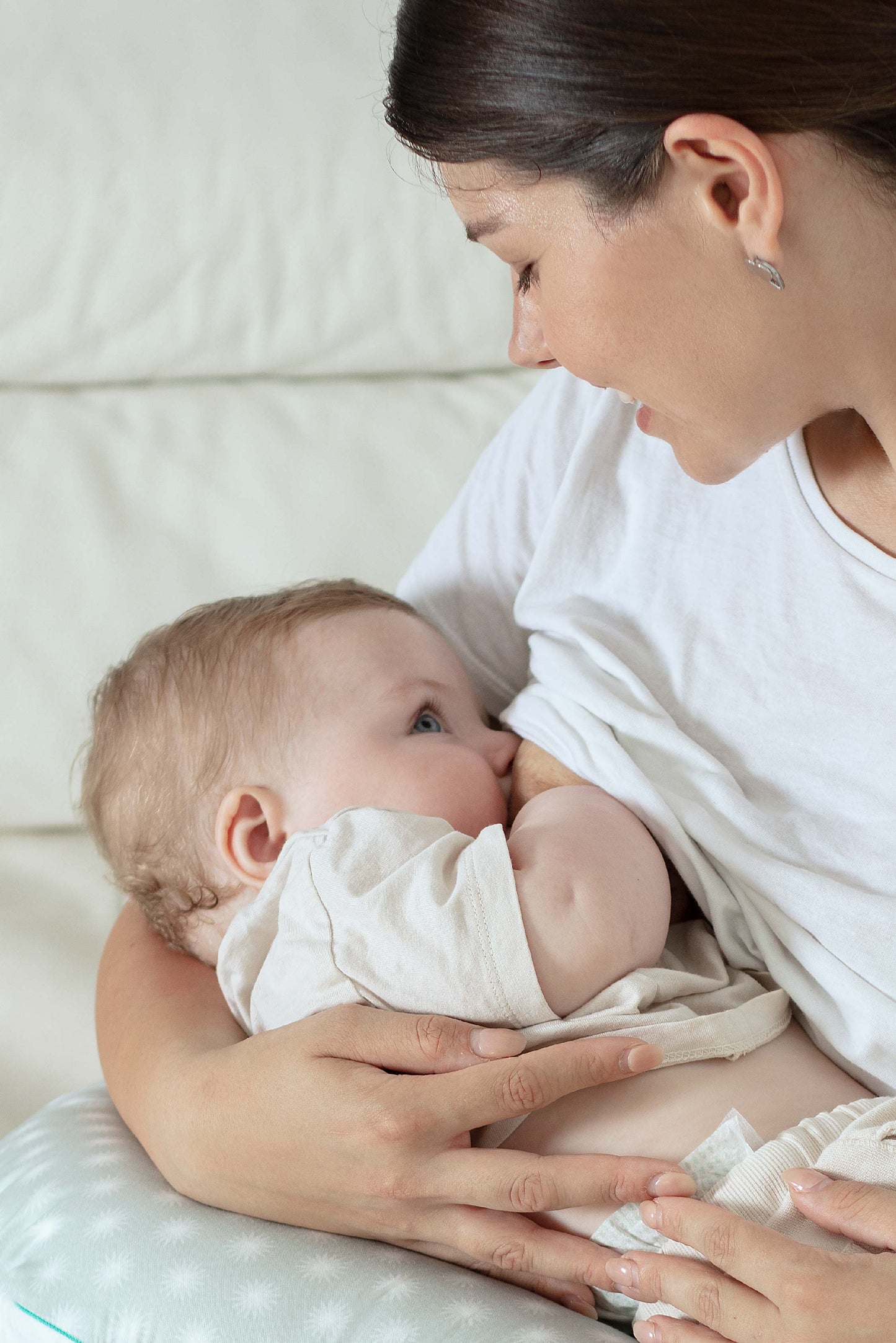 Koala Hug Baby - Cuscino allattamento stelle grigio