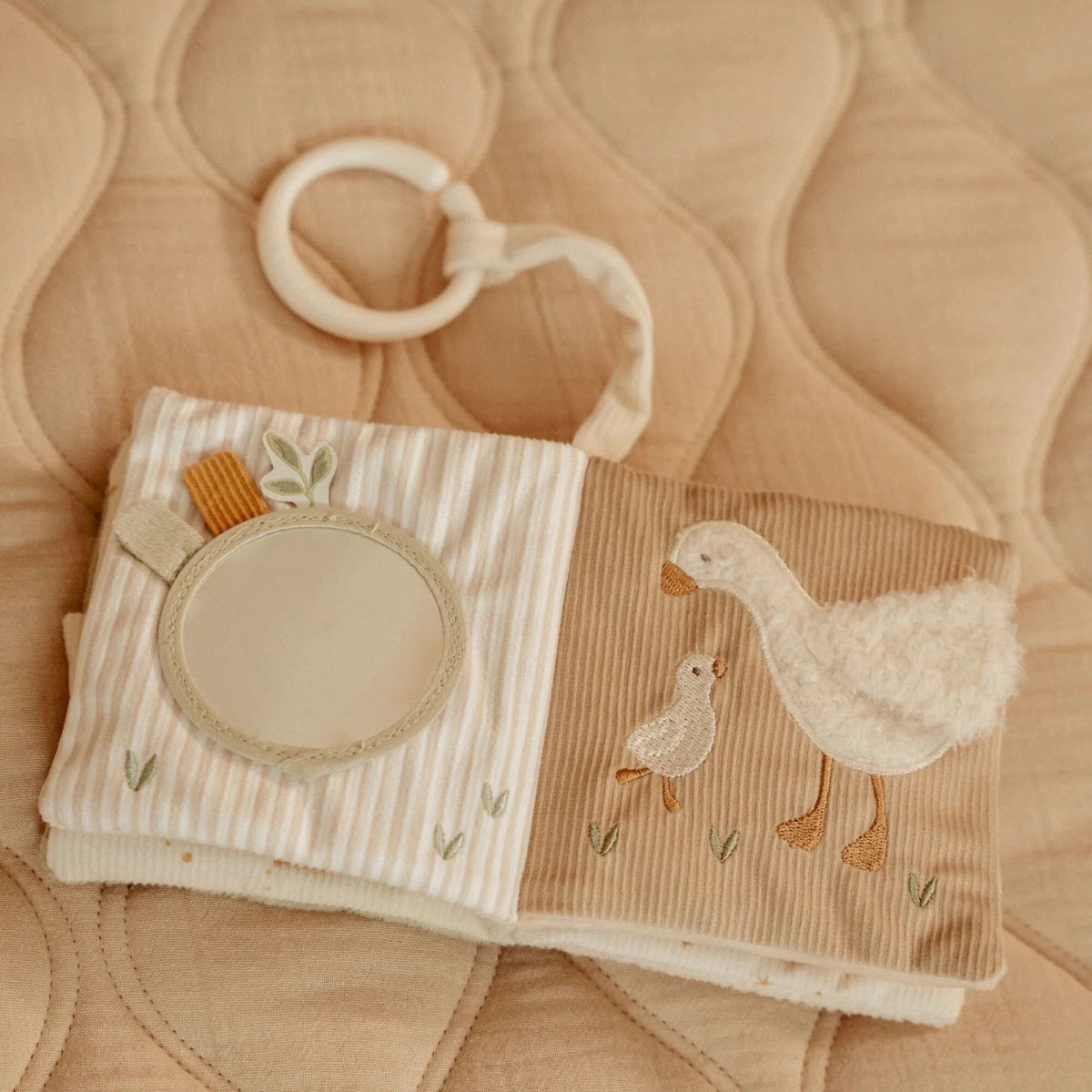 Little Dutch - Libro morbido con gancio da passeggino Little Goose